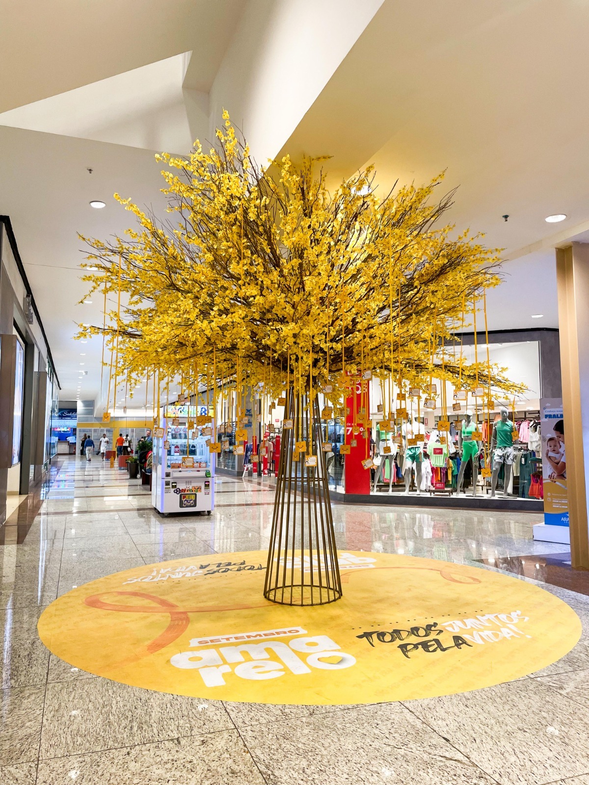 Setembro Amarelo no Araguaia Shopping: árvore de mensagens ganha reforço de psicólogos e atendimento gratuito